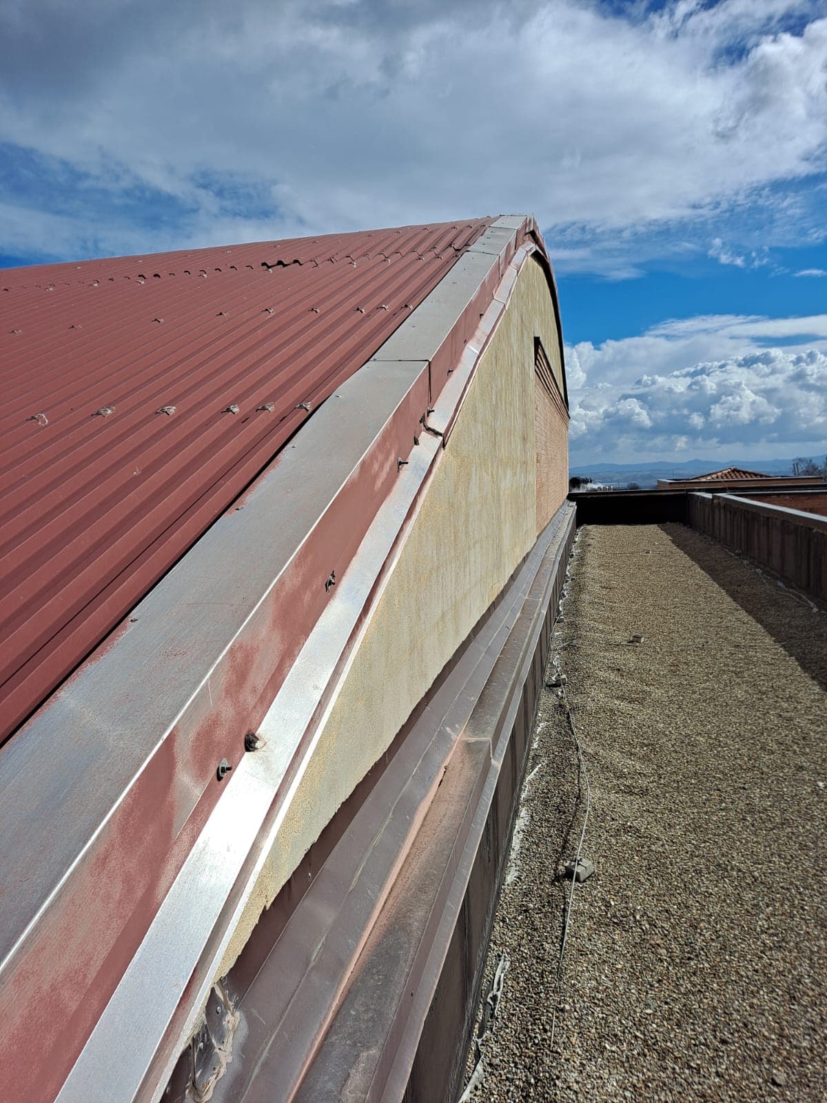 Manutenzione straordinaria coperture Licei Poliziani
